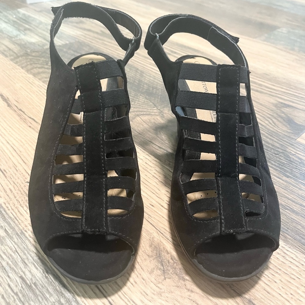 Croft & Barrow Ortholite sandals, size 9 wide